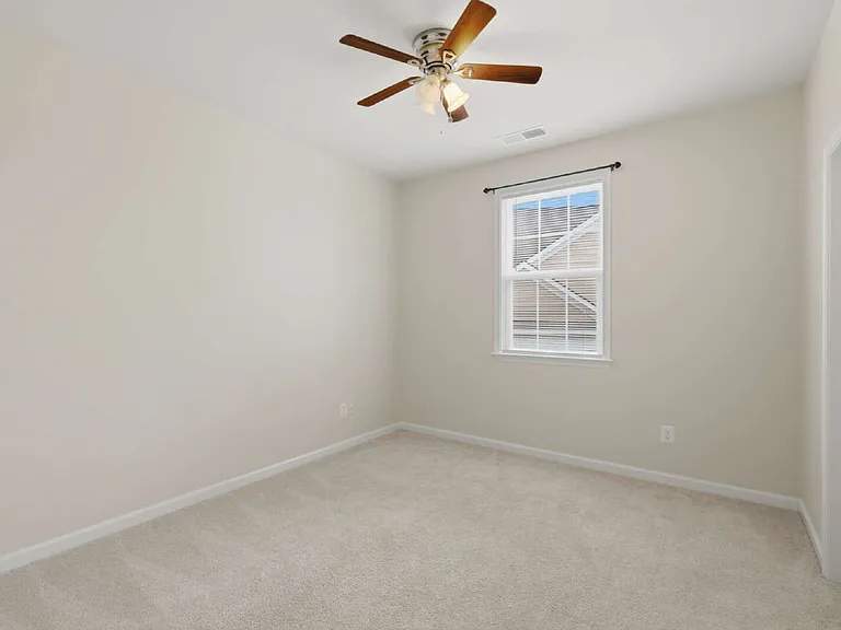20920 Ashburn Heights Dr — Photo 33