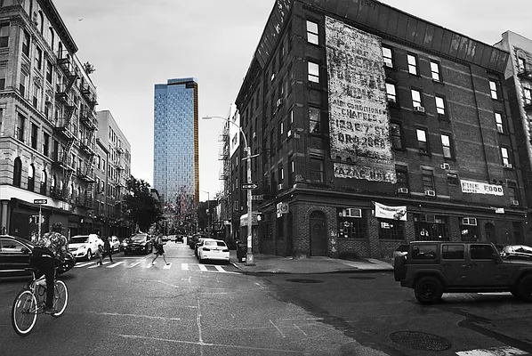 Sold by Extell Marketing Group | media 7