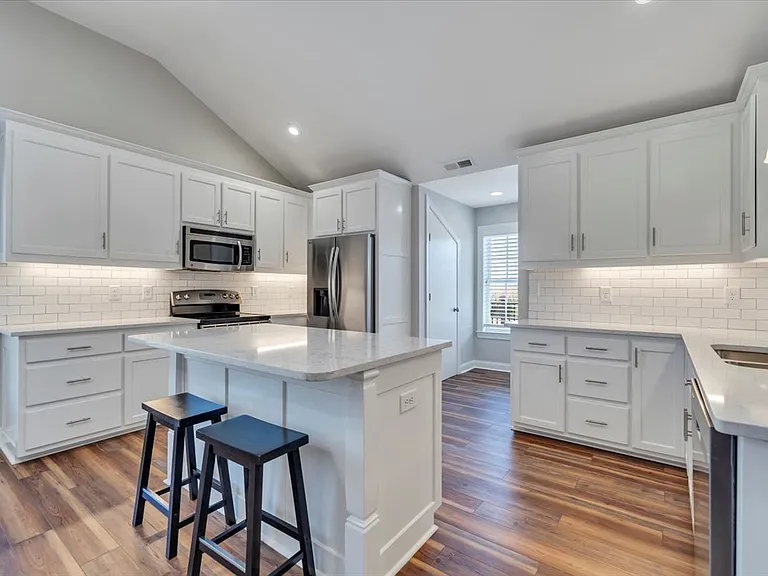 1180 Longfield Rd — Photo 14