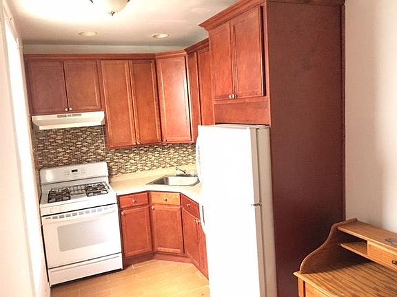 2nd image of 6616 Myrtle Ave #2NNNDDDD