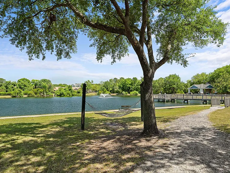 Ashley Lakehouse — Photo 10