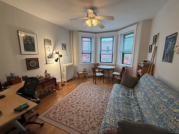 3rd image of 4 Ayr Rd APT 35