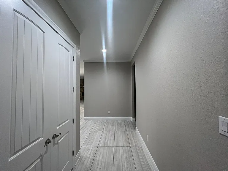 4811 Viewcrest Rd — Photo 4