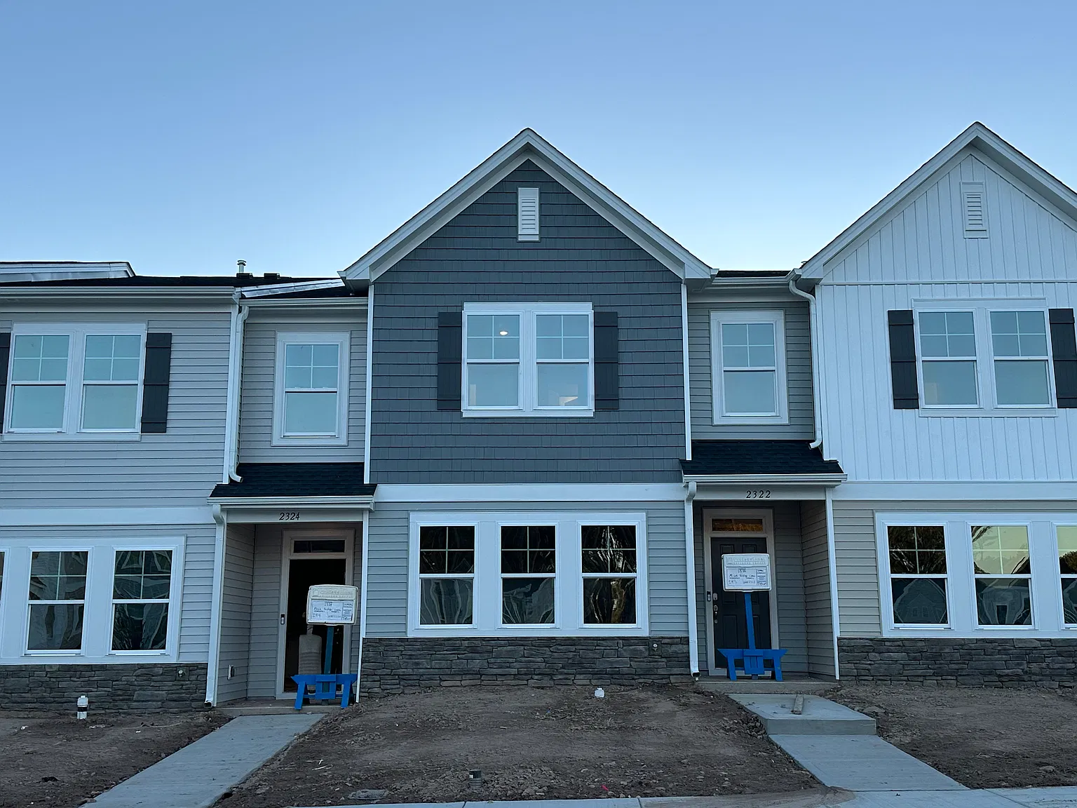 3 bed, 2.5 bath, 1931 sqft, $2,250 — Photo 2