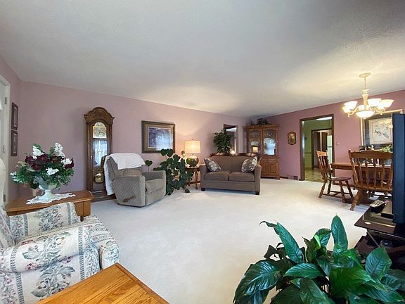 4th image of 701 E Margaret St