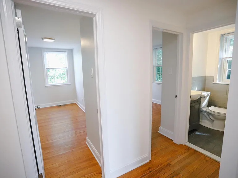 121 Alverstone Rd — Photo 12