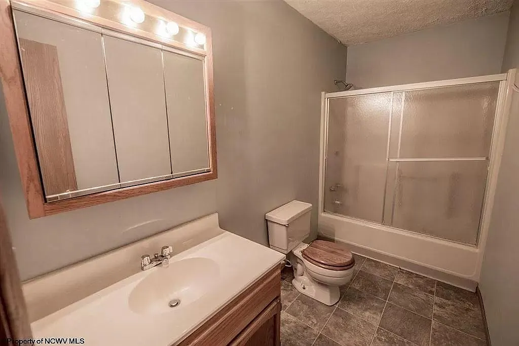 408 Cedarstone Rd — Photo 4