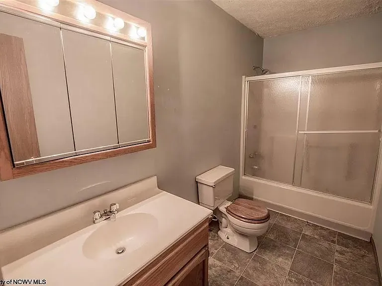 401 Cedarstone Rd — Photo 4