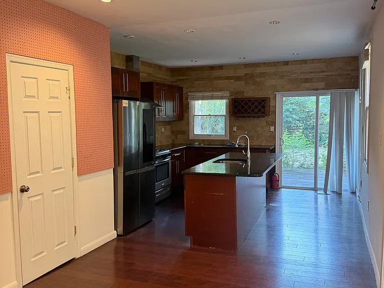 2331 E Susquehanna Ave — Photo 22