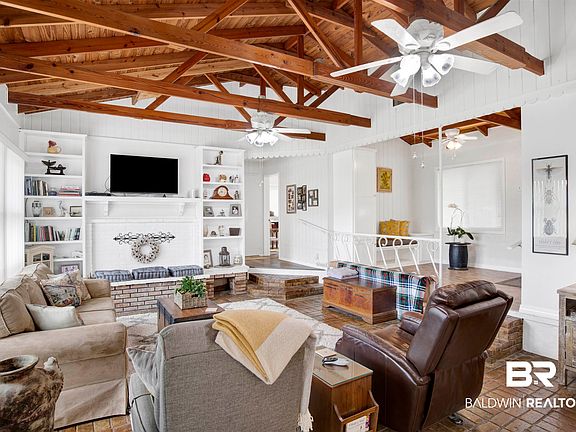 5th image of 11511 Mockingbird Ln