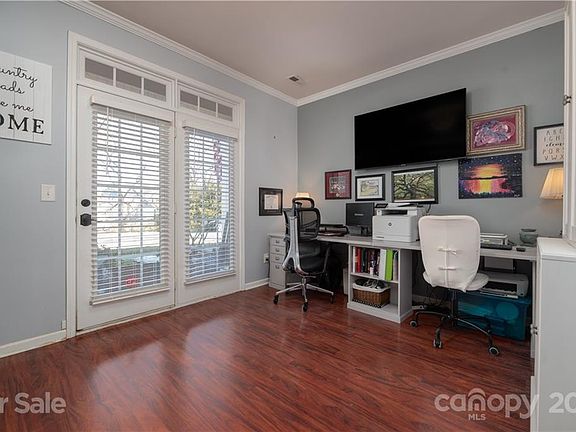 4th image of 7424 Darblay St