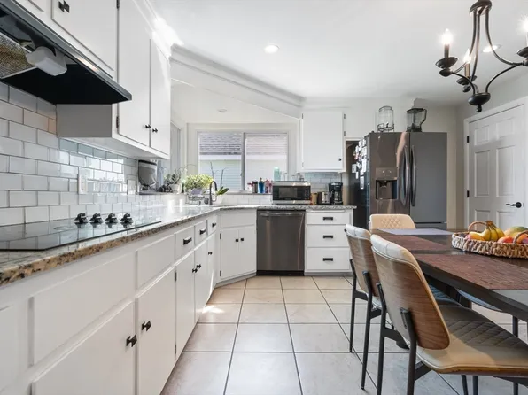 367 Proctor Ave, Revere, MA 02151