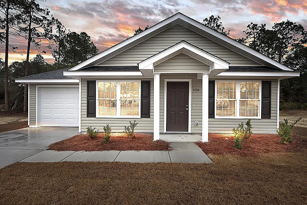 3 bed, 2.0 bath, 1200 sqft, $1,650 — Photo 1
