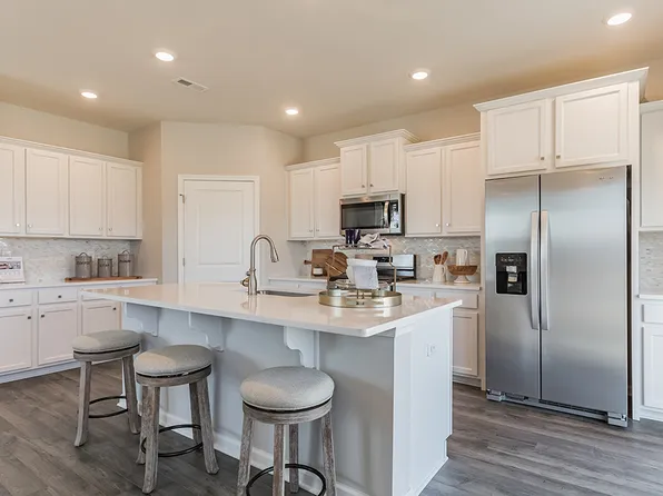 18 Norwich Ln, Moorestown, NJ 08054