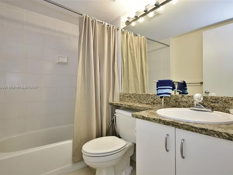3300 NE 192nd St #LP11 — Photo 13