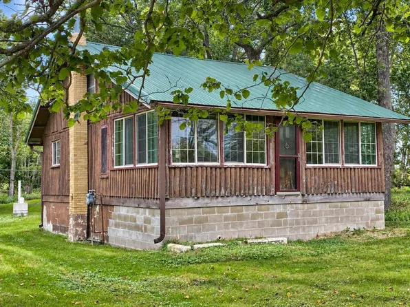 W7720 Lamp Rd, Fort Atkinson, WI 53538