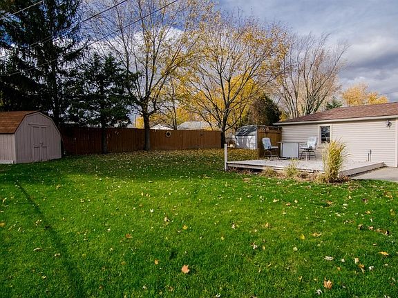 4th image of 320 Nichols Dr