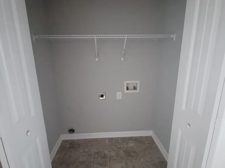219 Woodland Valley Ln — Photo 7