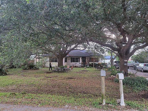 3rd image of 1607 Bayou Dr