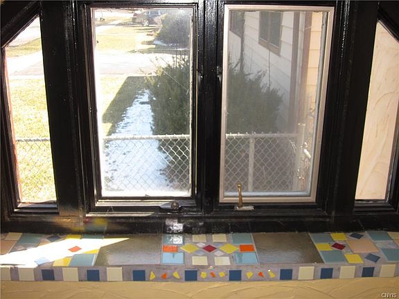 4th image of 240 Richfield Ave