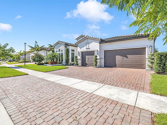 3rd image of 7947 Juniper Drive