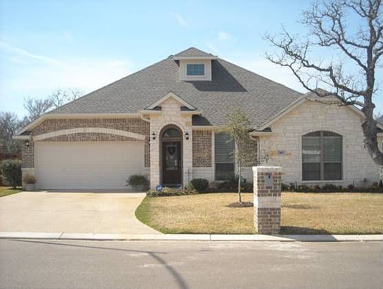 1st image of 2428 Newark Cir