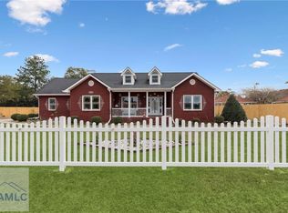 932 Hitching Post Ln, Waycross, GA 31503