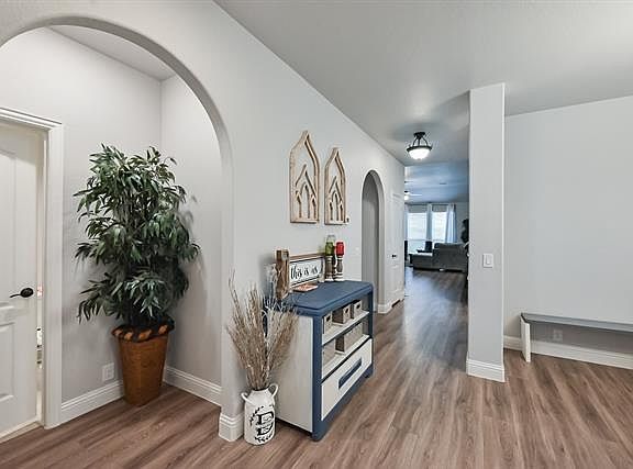 4th image of 1032 English Oak Dr