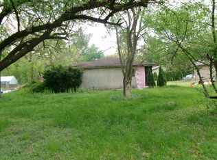 5112 E Boy Scout Rd, Saint Anne, IL 60964