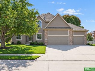 15935 Newport Ave, Omaha, NE 68116