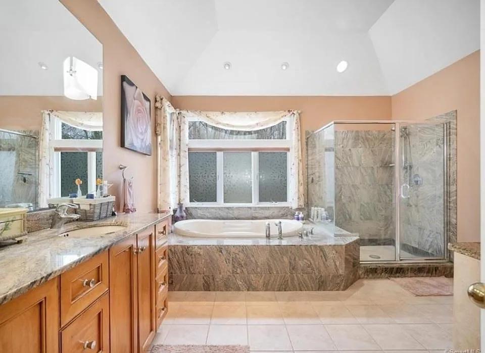 13 River Rd