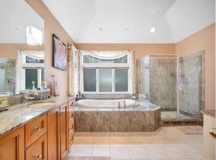 13 River Rd, Monroe, CT 06468