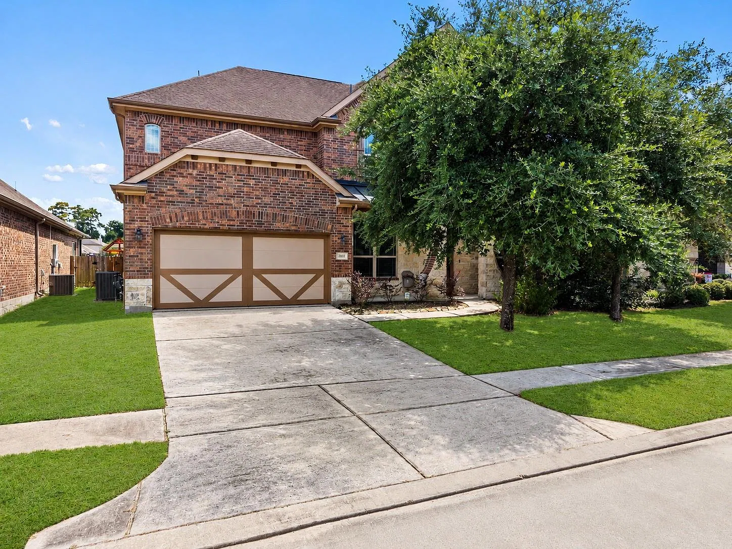 5 bed, 3.5 bath, 4259 sqft, $4,300 — Photo 1