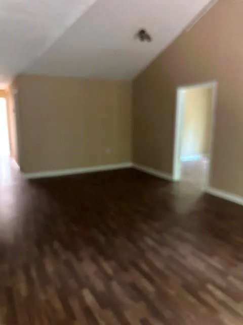 2 bed, 1.0 bath, 3580 sqft, $950 — Photo 3