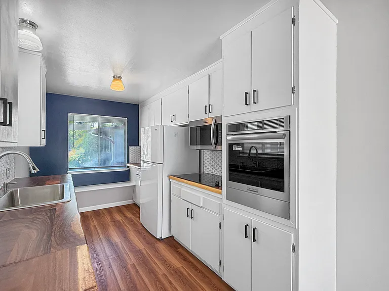 1323 Warner Ave #1323 — Photo 9