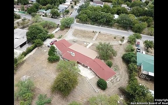 5th image of 1115 Sutton Dr