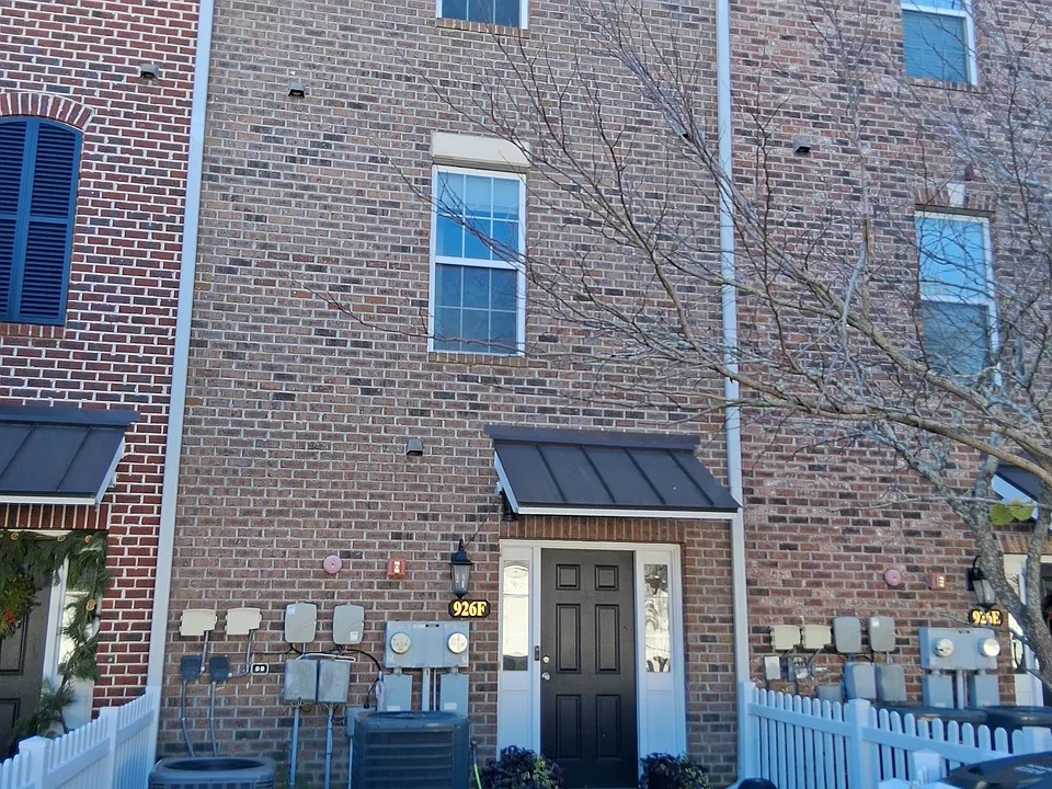 926 Price Ln #F