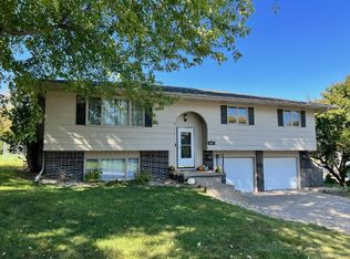 1003 N 18th St, Norfolk, NE 68701