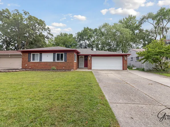 39846 Karola Dr, Sterling Heights, MI 48313