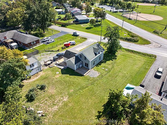 4th image of 1069 Sunnyside Rd
