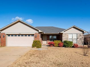 2810 Clover Ln, Conway, AR 72032