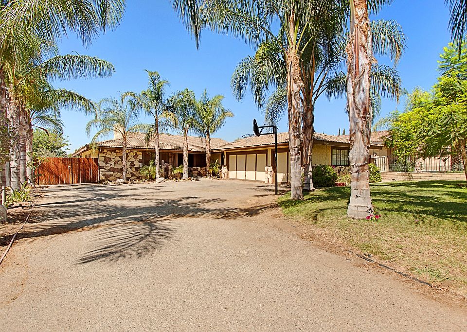 1st image of 13625 Glenoaks Blvd
