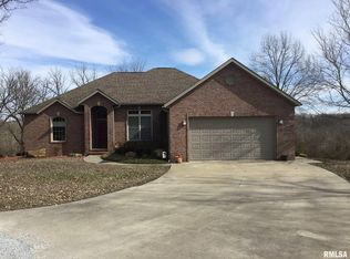 270 Twelve Oaks Dr, Murphysboro, IL 62966