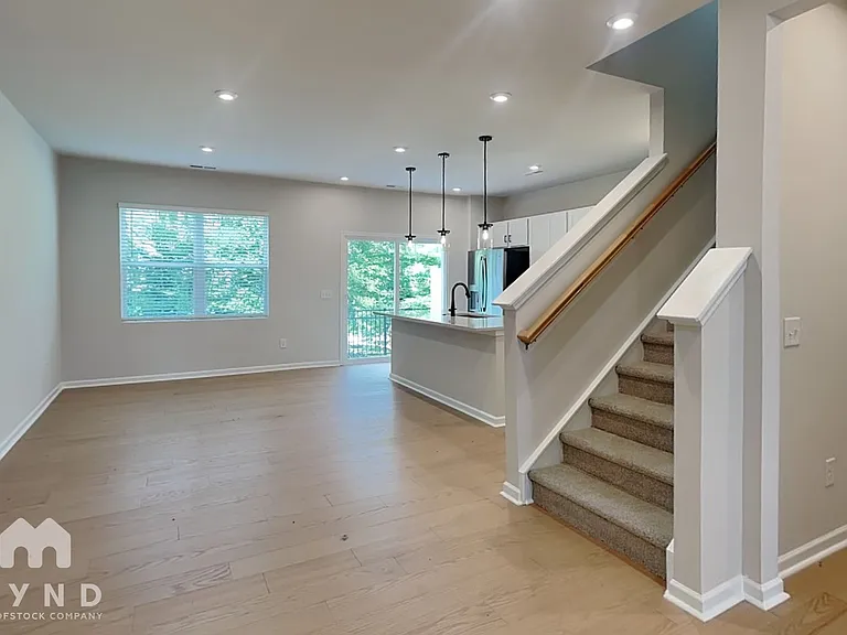 6005 Longar Ln #- — Photo 3