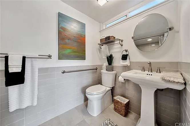 down stairs full bath
