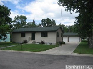 360 E Tyrone St, Le Center, MN 56057