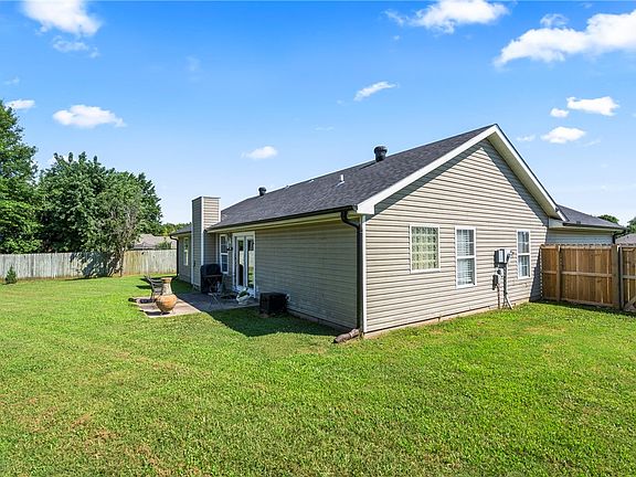 5th image of 210 Perry Cir