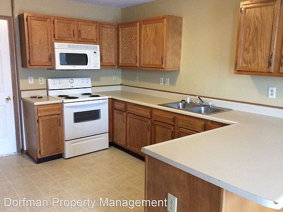 4th image of 1700 Long Lake Dr