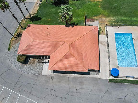 5th image of 225 N Moonlight Dr
