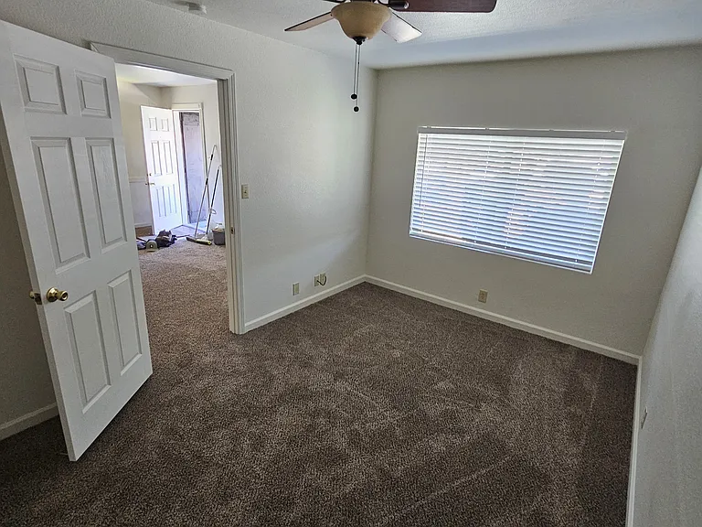 1900 Grand Ave — Photo 12